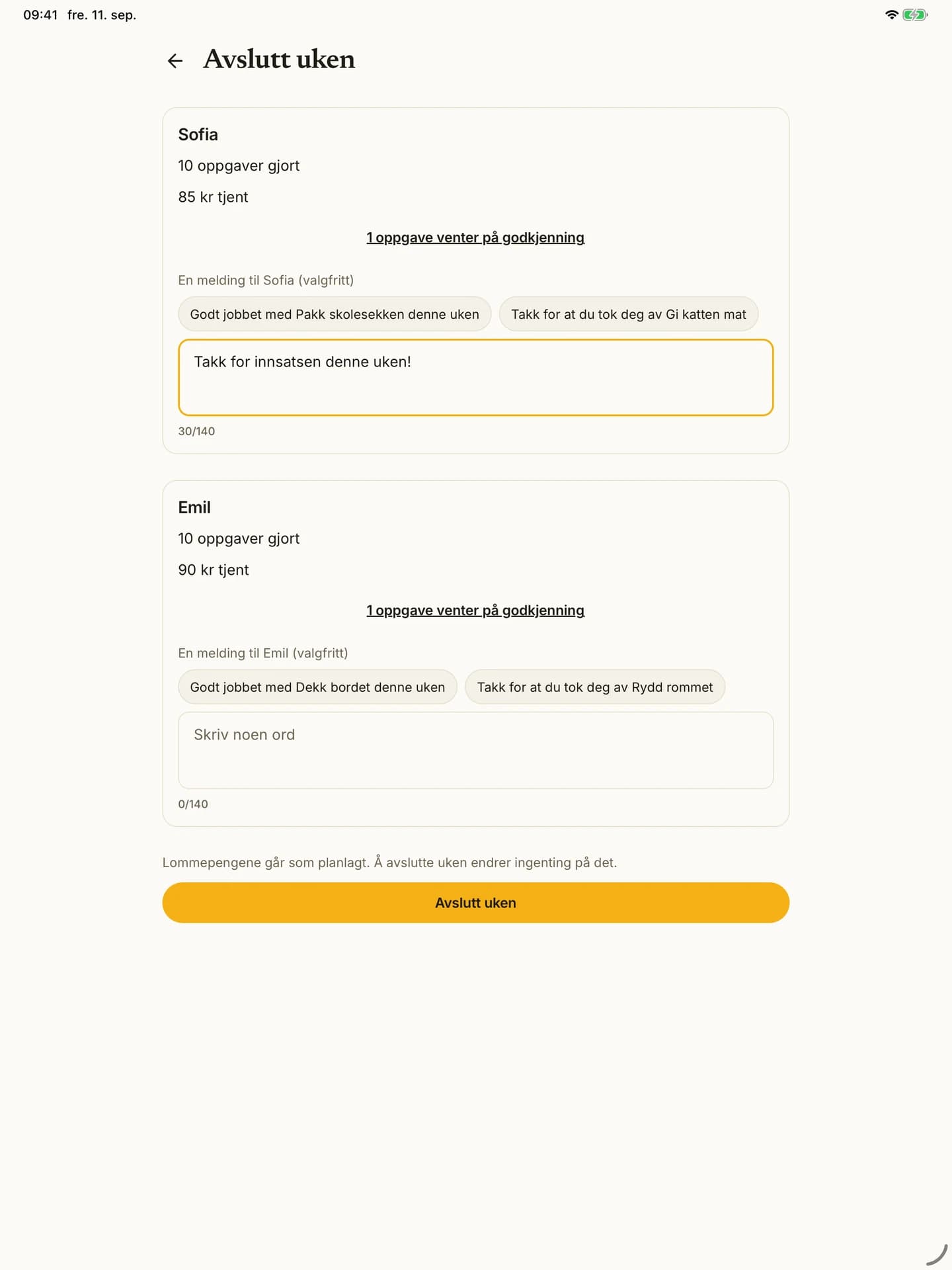 Kronis ukeavslutning på iPad med barnas ukeoversikt og foreldrenotater.