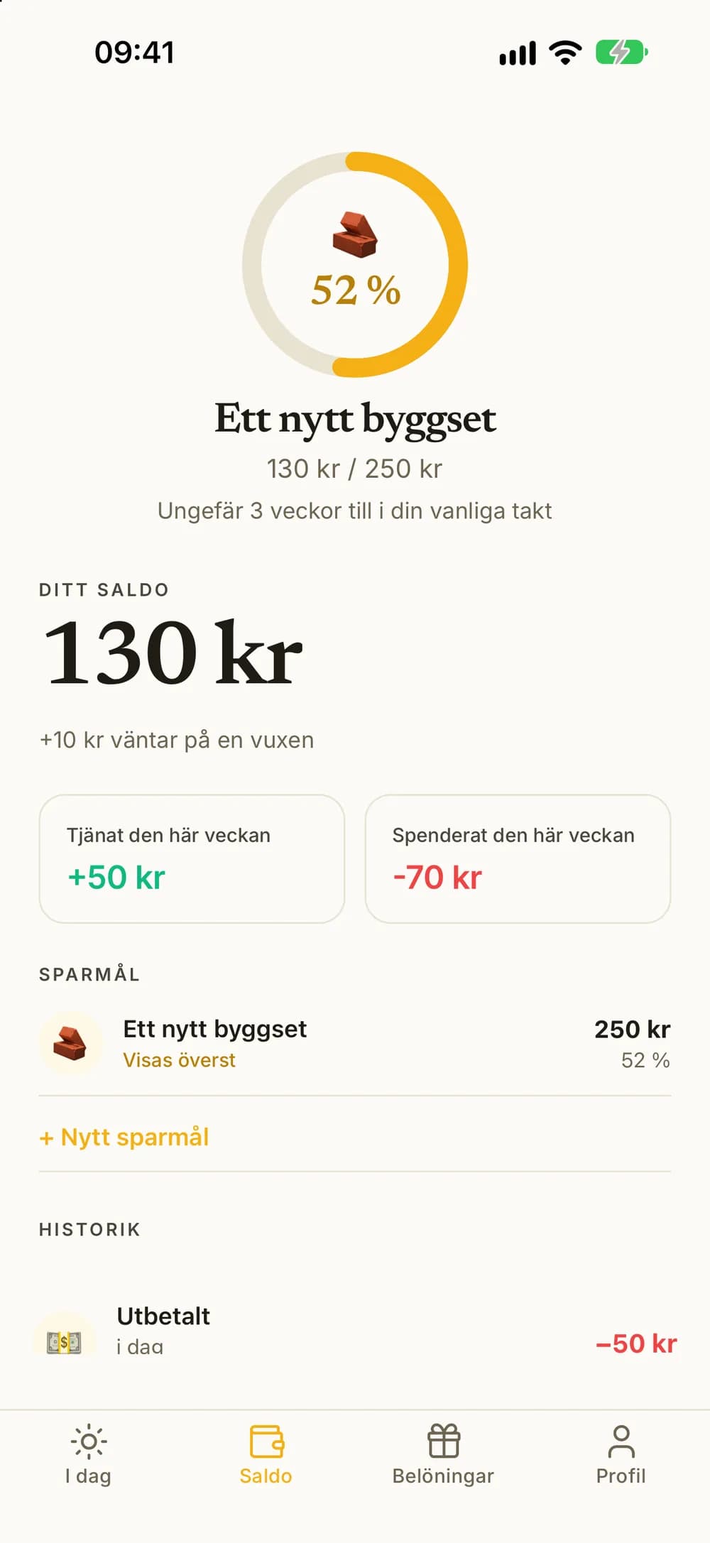 Barnets saldo med ett sparmål överst som är halvvägs fyllt, och ungefär tre veckor kvar i vanlig takt.